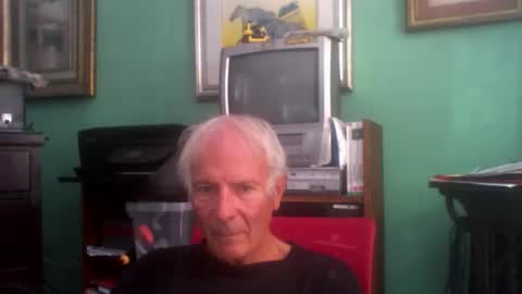 Snapshot of ciuk chatting on October 3, 2025, 9:06 am ciuk online show from October 3, 2025, 9:06 am