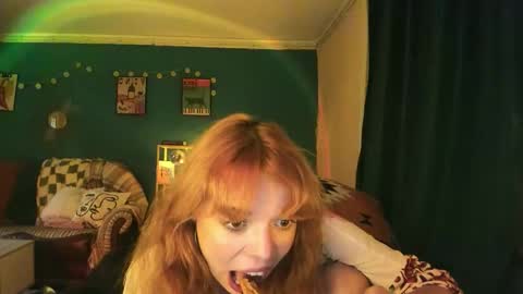 Snapshot of clancyosbourne chatting on September 17, 2025, 5:58 pm Clancy online show from September 17, 2025, 5:58 pm
