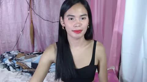 Snapshot of clara_marimar chatting on October 31, 2025, 9:43 am CLARA online show from October 31, 2025, 9:43 am