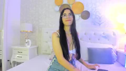 Snapshot of clarisse28 chatting on January 8, 2025, 7:34 pm Mistress Clarisse online show from January 8, 2025, 7:34 pm