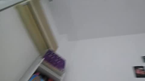 clau_pz online show from November 19, 2025, 10:04 am