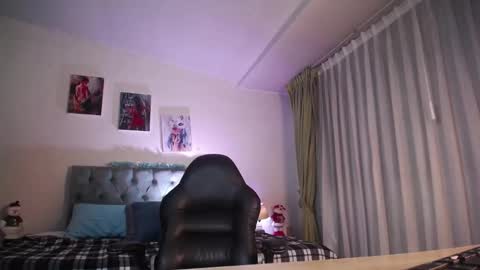 Snapshot of clown_face chatting on December 30, 2024, 4:42 am emely dolce online show from December 30, 2024, 4:42 am