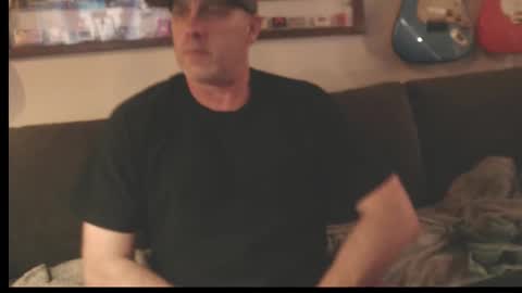 coconut13 online show from October 24, 2025, 2:52 am