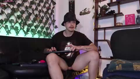 Snapshot of colby_scott chatting on September 19, 2025, 2:24 am Colby Scott online show from September 19, 2025, 2:24 am