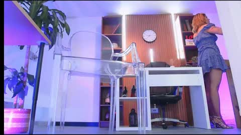 Snapshot of colete_milf chatting on October 8, 2025, 2:36 pm Samantha online show from October 8, 2025, 2:36 pm