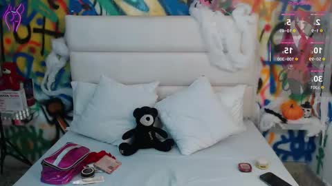 Snapshot of collins_aria chatting on October 16, 2025, 1:01 pm valentina online show from October 16, 2025, 1:01 pm