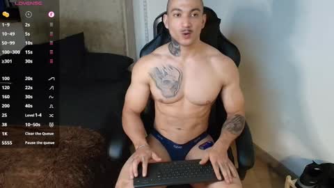 Snapshot of colombianmuscle8 chatting on September 13, 2025, 1:16 am colombianmuscle8 online show from September 13, 2025, 1:16 am