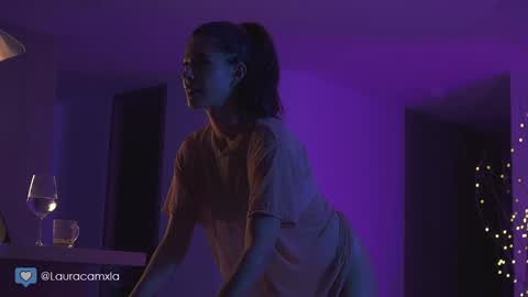 Snapshot of colouristic chatting on December 18, 2024, 1:26 am Laura online show from December 18, 2024, 1:26 am