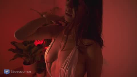 Snapshot of colouristic chatting on March 7, 2025, 6:35 am Laura online show from March 7, 2025, 6:35 am