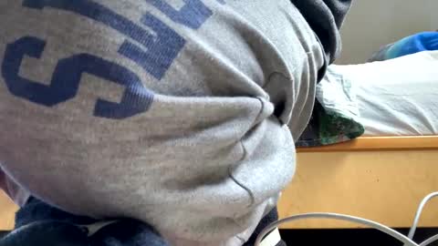 comobailamioso online show from February 4, 2025, 9:17 am