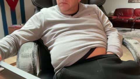 Snapshot of compay69 chatting on December 10, 2024, 9:23 am compay69 online show from December 10, 2024, 9:23 am