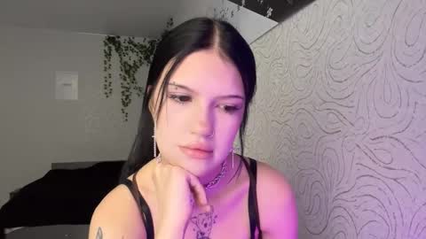 Snapshot of conchitaderricott chatting on November 11, 2025, 11:43 am Bella online show from November 11, 2025, 11:43 am