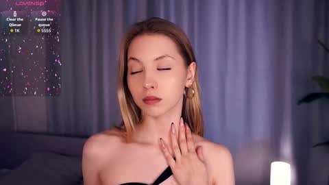Snapshot of constanceglascov chatting on October 3, 2025, 7:27 am Hello im Sofia Welcme to my room .More hugs and kiss for you online show from October 3, 2025, 7:27 am