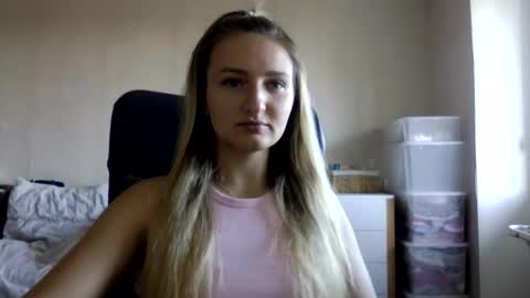 Snapshot of cora_fora chatting on September 21, 2025, 7:21 am cora_fora online show from September 21, 2025, 7:21 am