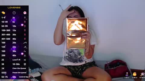 Snapshot of coraline2911 chatting on January 23, 2025, 10:43 am coraline2911 online show from January 23, 2025, 10:43 am