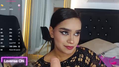 Snapshot of coraline_v chatting on March 5, 2025, 2:57 am Coraline connected from 10 pm to 6 am Colombia time online show from March 5, 2025, 2:57 am