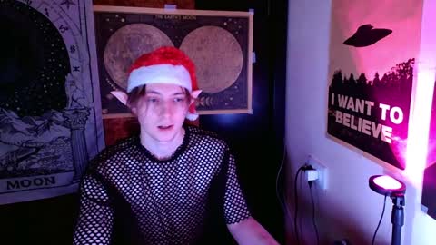 Snapshot of cosmonudes chatting on December 25, 2024, 12:05 am Barry online show from December 25, 2024, 12:05 am