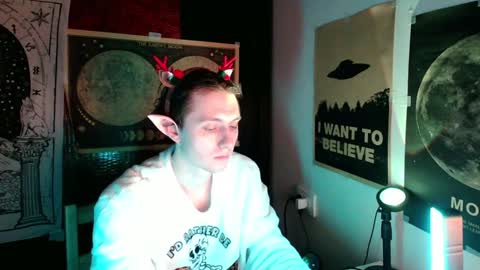 Snapshot of cosmonudes chatting on December 30, 2024, 9:19 pm Barry online show from December 30, 2024, 9:19 pm