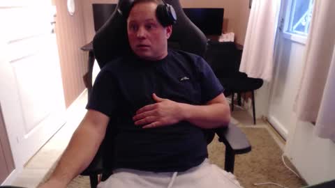 Snapshot of couple3845 chatting on November 5, 2025, 2:50 pm couple3845 online show from November 5, 2025, 2:50 pm