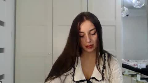 Courtney online show from October 17, 2025, 2:19 pm