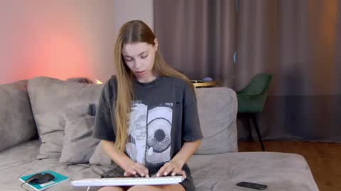 Snapshot of coverm chatting on March 12, 2025, 7:13 am CoverM online show from March 12, 2025, 7:13 am