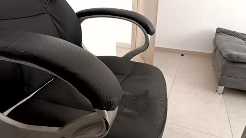 Snapshot of crazylive5 chatting on December 3, 2024, 2:27 pm crazylive5 online show from December 3, 2024, 2:27 pm