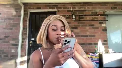 Snapshot of creame_sensation chatting on October 18, 2025, 1:34 pm PHANTOMTARGARYENXXX online show from October 18, 2025, 1:34 pm