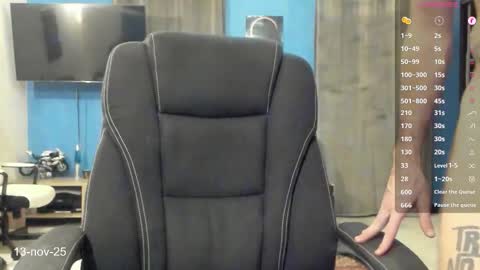 Snapshot of crissstud chatting on November 12, 2025, 11:36 pm Criss online show from November 12, 2025, 11:36 pm