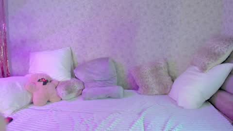 Snapshot of crystalnut chatting on December 2, 2024, 4:42 am Maria online show from December 2, 2024, 4:42 am