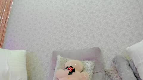 Snapshot of crystalnut chatting on December 15, 2024, 1:00 pm Maria online show from December 15, 2024, 1:00 pm