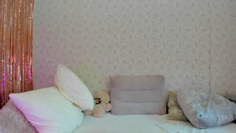 Snapshot of crystalnut chatting on December 16, 2024, 5:38 am Maria online show from December 16, 2024, 5:38 am