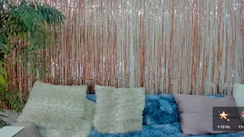 Snapshot of crystalnut chatting on January 8, 2025, 4:34 am Maria online show from January 8, 2025, 4:34 am