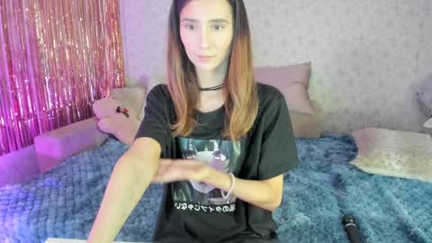 Snapshot of crystalnut chatting on January 10, 2025, 12:04 pm Maria online show from January 10, 2025, 12:04 pm