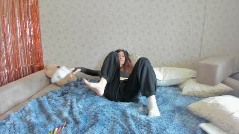 Snapshot of crystalnut chatting on February 2, 2025, 5:42 am Maria online show from February 2, 2025, 5:42 am