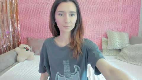 Snapshot of crystalnut chatting on February 6, 2025, 4:10 am Maria online show from February 6, 2025, 4:10 am