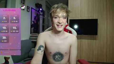 Snapshot of crystalvalentina chatting on September 9, 2025, 11:48 pm Crystal online show from September 9, 2025, 11:48 pm