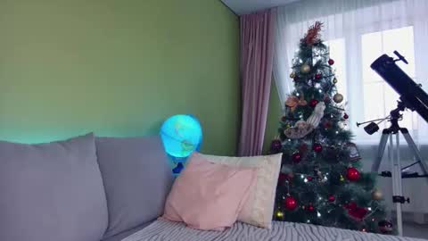 Snapshot of cuddle_kitten chatting on December 28, 2024, 7:33 am Alexia online show from December 28, 2024, 7:33 am