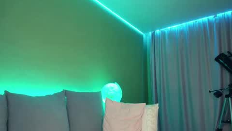 Snapshot of cuddle_kitten chatting on January 12, 2025, 2:19 pm Alexia online show from January 12, 2025, 2:19 pm