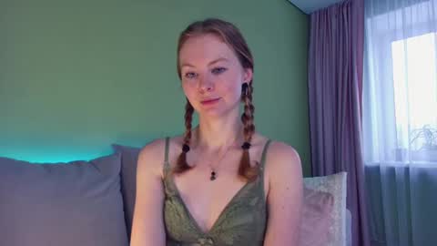 Snapshot of cuddle_kitten chatting on February 4, 2025, 6:46 am Alexia online show from February 4, 2025, 6:46 am