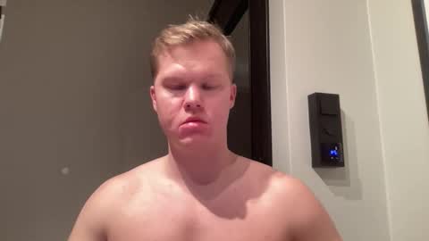 Snapshot of cumricoxl chatting on November 10, 2025, 6:07 pm CumRicoXL online show from November 10, 2025, 6:07 pm