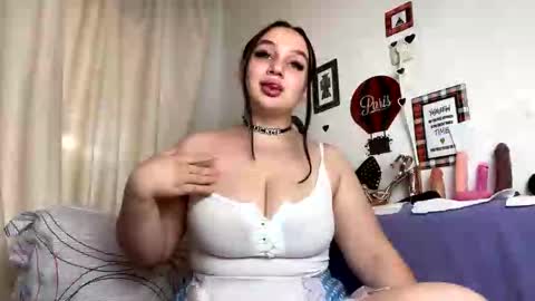 Snapshot of curvybombb chatting on September 29, 2025, 11:26 am curvybombb online show from September 29, 2025, 11:26 am