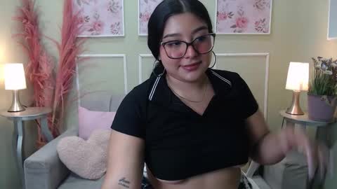Zoe  online show from October 20, 2025, 2:39 pm