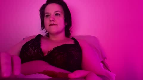 Snapshot of curvyflora chatting on February 22, 2025, 2:50 am CurvyFlora online show from February 22, 2025, 2:50 am