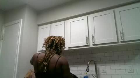 Snapshot of curvyychocolate chatting on January 1, 2025, 1:47 am curvyychocolate online show from January 1, 2025, 1:47 am