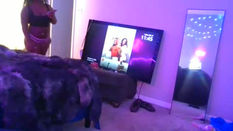 Snapshot of curvyychocolate chatting on February 17, 2025, 5:43 pm curvyychocolate online show from February 17, 2025, 5:43 pm