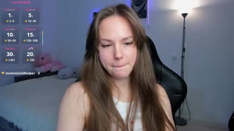 Snapshot of cute_little_ass chatting on October 19, 2025, 1:01 pm Emily online show from October 19, 2025, 1:01 pm