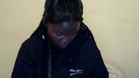 Snapshot of cute_roxie chatting on December 24, 2024, 9:44 pm cute_roxie online show from December 24, 2024, 9:44 pm