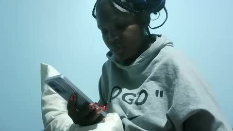 Snapshot of cute_roxie chatting on February 20, 2025, 11:10 pm cute_roxie online show from February 20, 2025, 11:10 pm