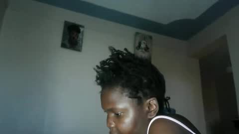 Snapshot of cute_roxie chatting on November 3, 2025, 2:29 pm cute_roxie online show from November 3, 2025, 2:29 pm