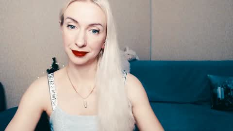 Snapshot of cute_smile_shy chatting on January 7, 2025, 7:17 pm cute_smile_shy online show from January 7, 2025, 7:17 pm